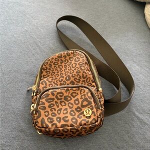 GUC Lululemon belt bag cross body 2L Leopard